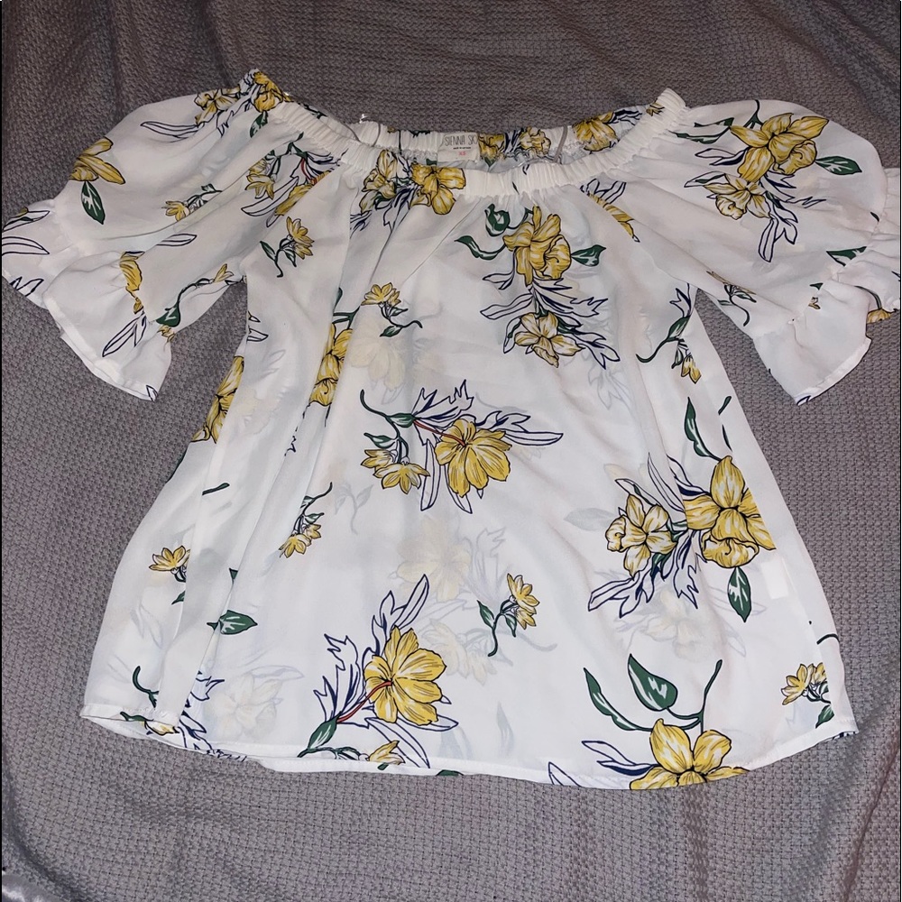 FLOWY FLORAL OFF THE SHOULDER TOP